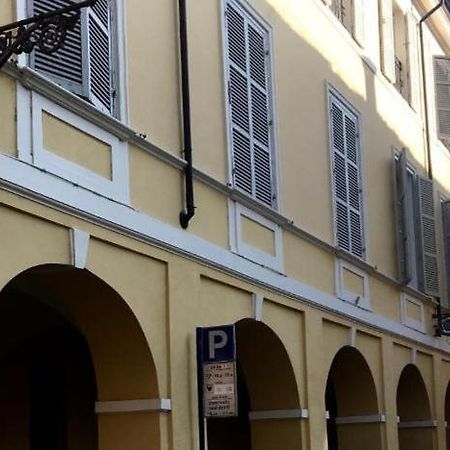 Le Colonne 16 30 Apartment Parma Exterior photo